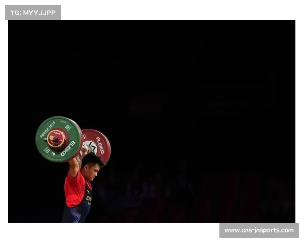 2025年举重世锦赛男子71公斤级何岳基斩获一金一铜为海南添光彩